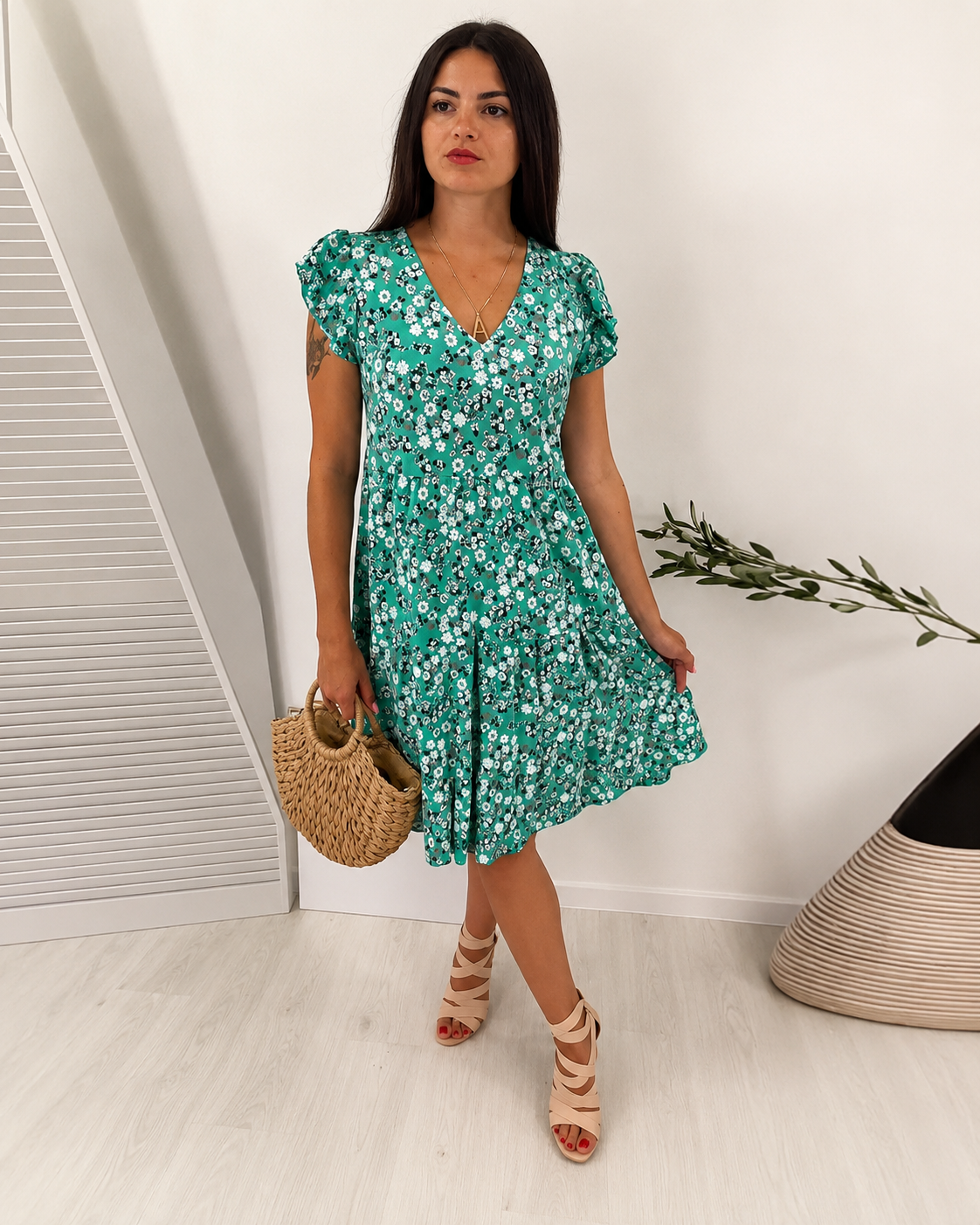 Priscilla - Elegant and Chic V-Neck Dress