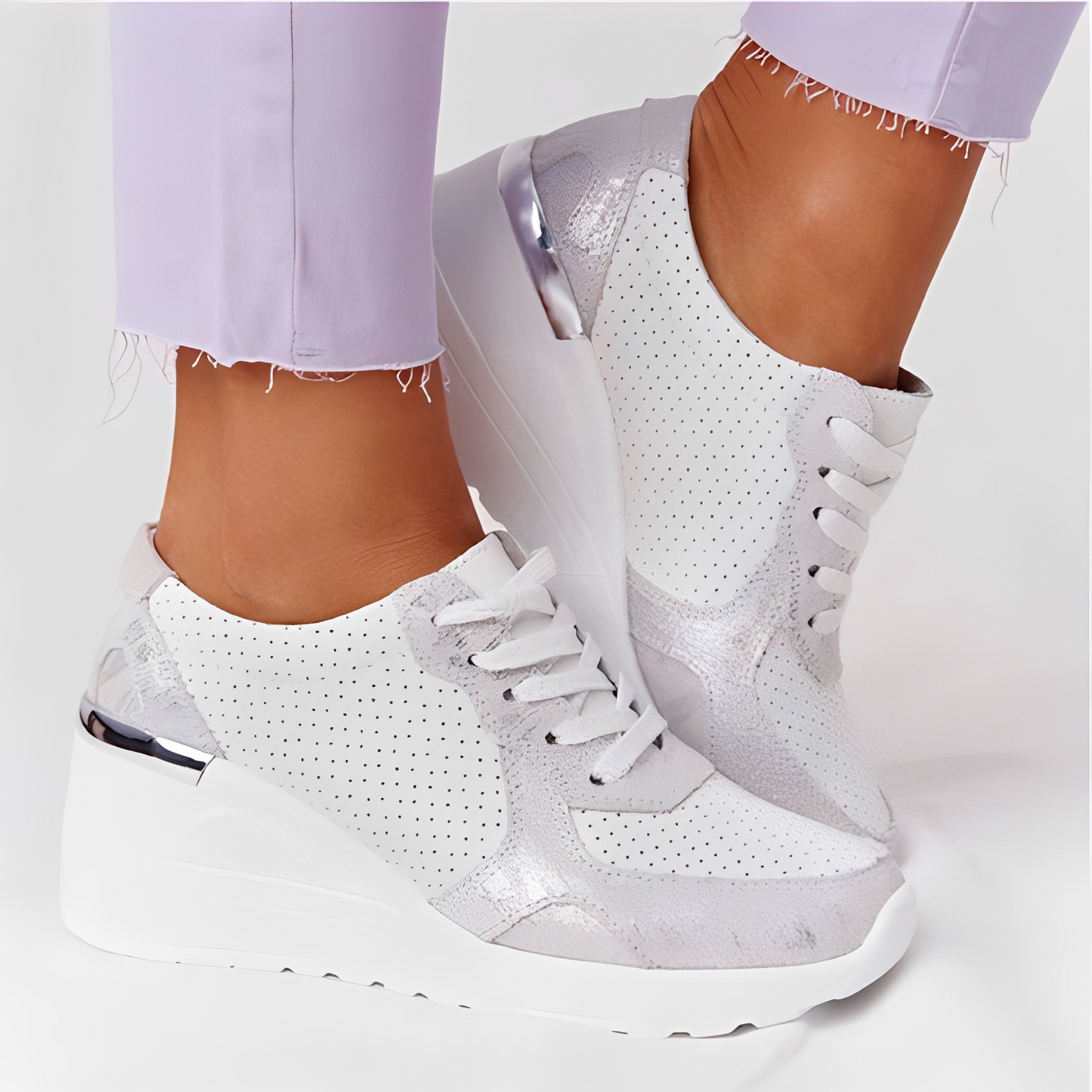 Jescah - Trendy Lace-Up Sneakers