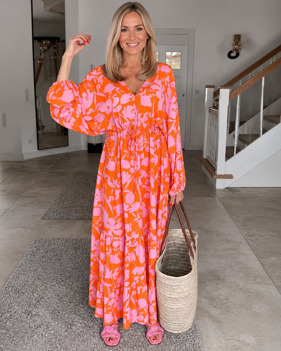 Veriana - Fashionable V-Neck Dress
