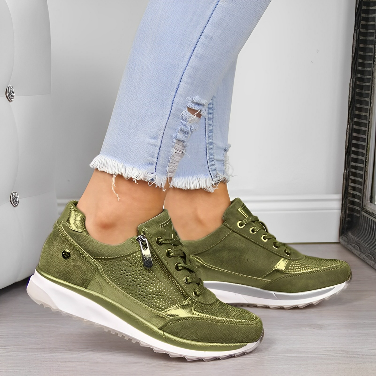Eljenie - Stylish Lace-Up Sneakers