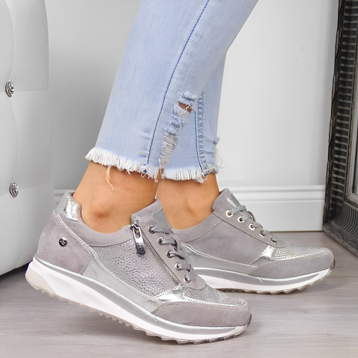 Eljenie - Stylish Lace-Up Sneakers